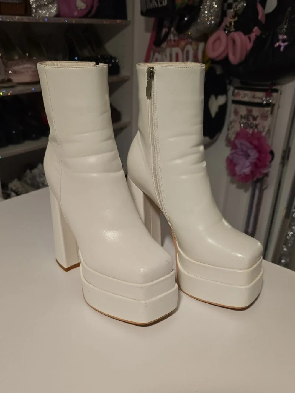 Wetkiss sleek white